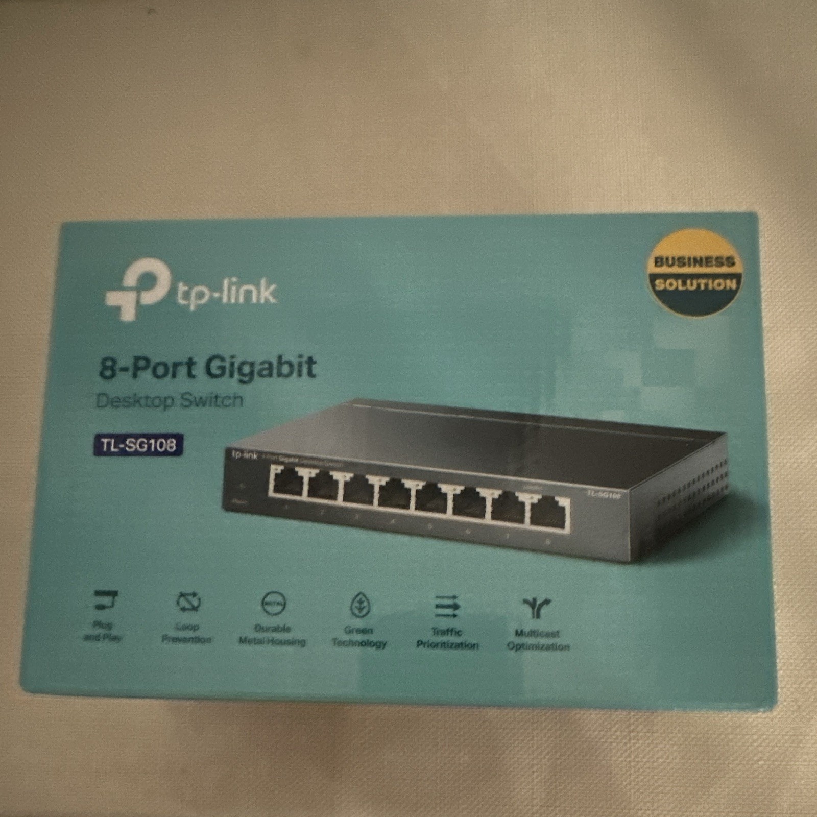 TP-LINK TL-SG108 8-Port Gigabit Unmanaged Desktop Ethernet Switch RJ-45