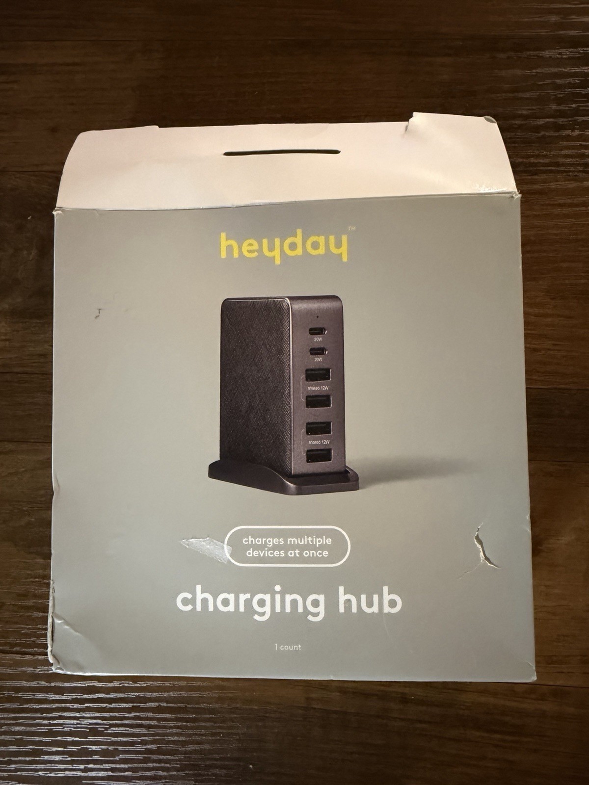 Heyday 6 Port Charging Hub - 4 USB-A 12W Ports - 2 USB-C 20W Ports - Black
