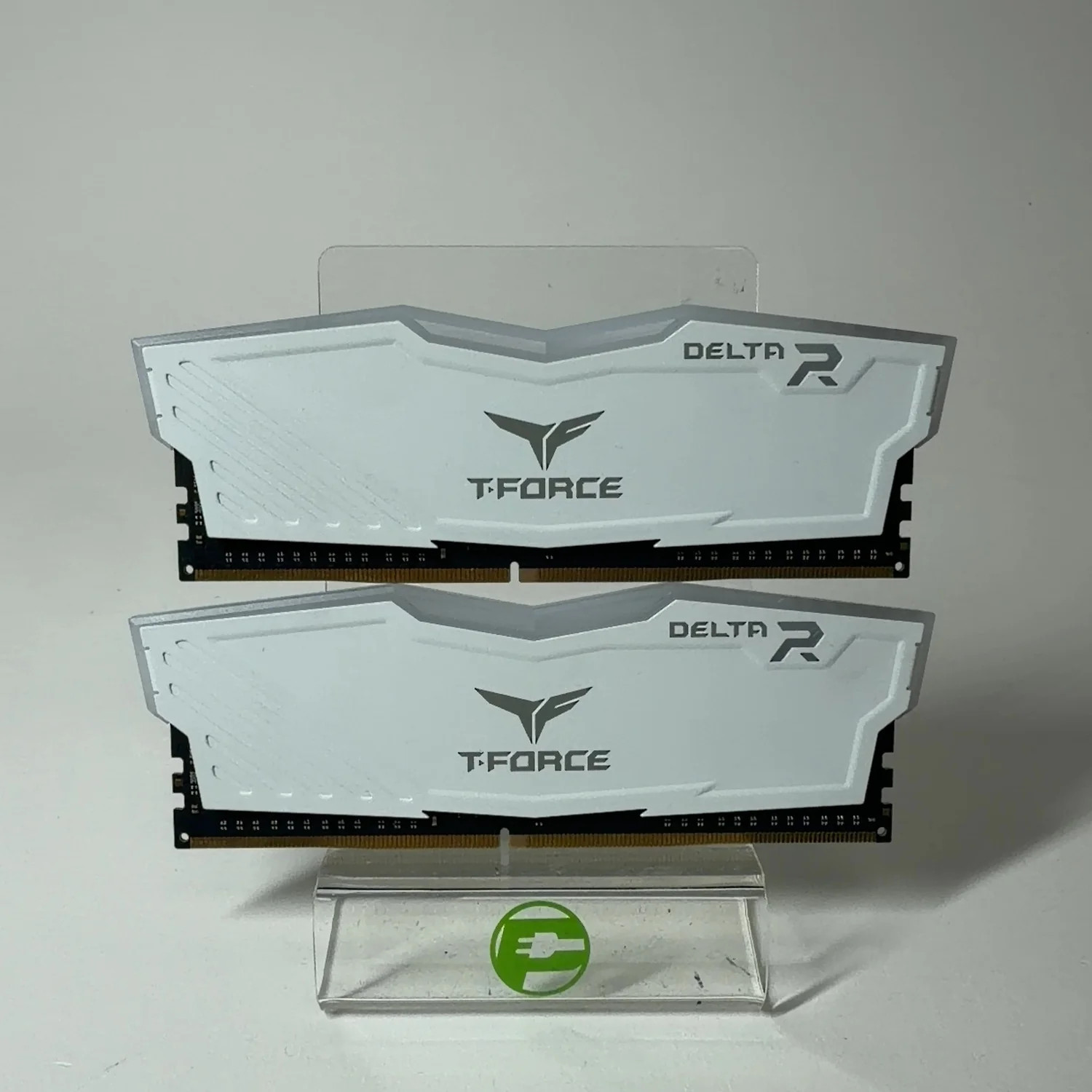 TeamGroup T-Force Delta RGB 16GB (2x8GB) RAM DDR4 3200MHz TF4D48G3200HC16FBK