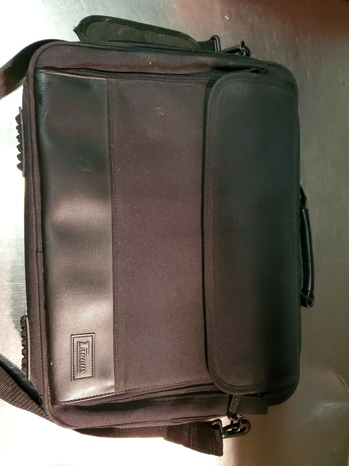 Targus Classic Black 16" Top Load Case see description below.