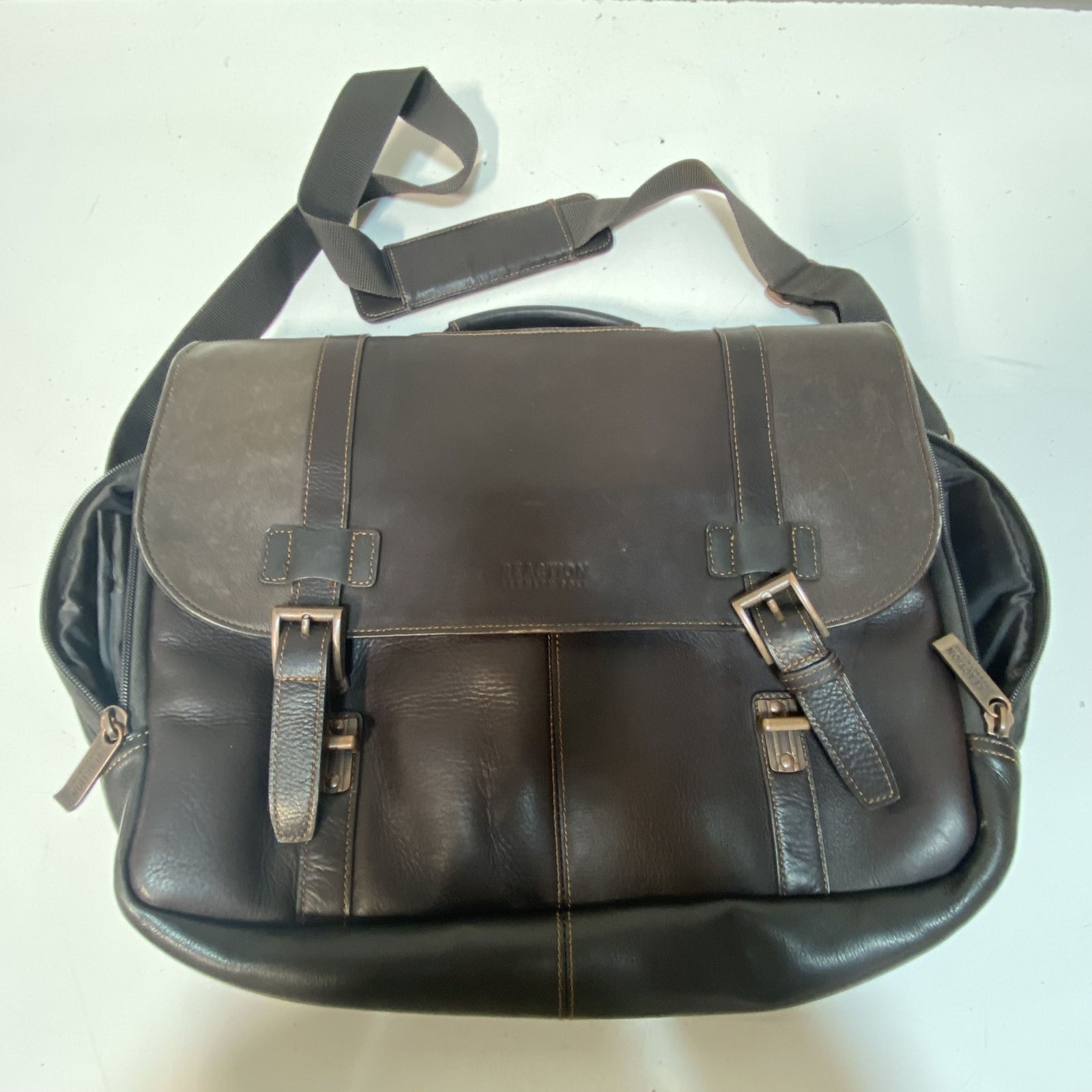 Kenneth Cole Reaction Brown Leather Messenger Laptop Bag Briefcase Crossbody