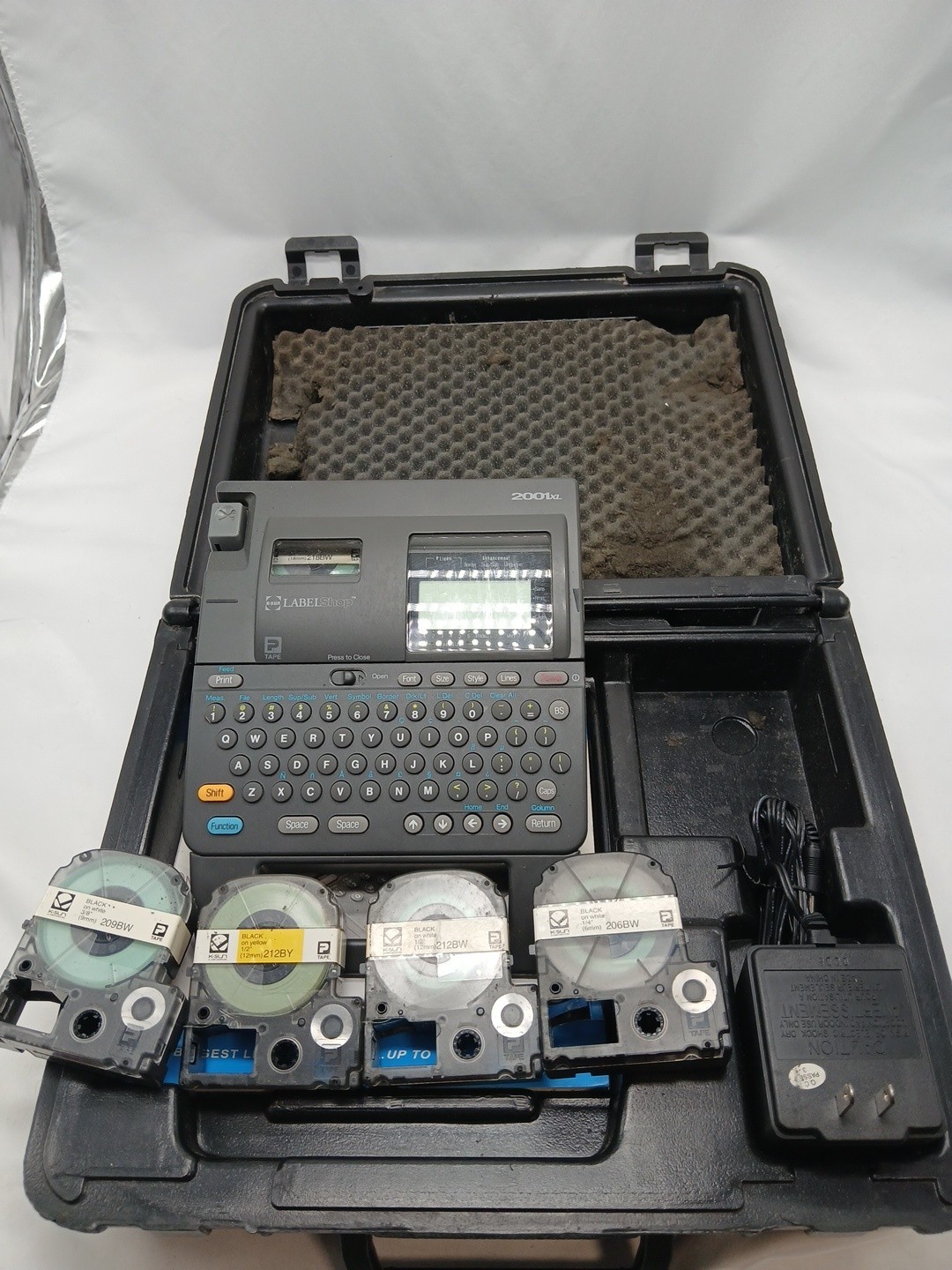 K-Sun Labelshop Professional Label Machine 2001XL Case Manual Extra Labels READ 