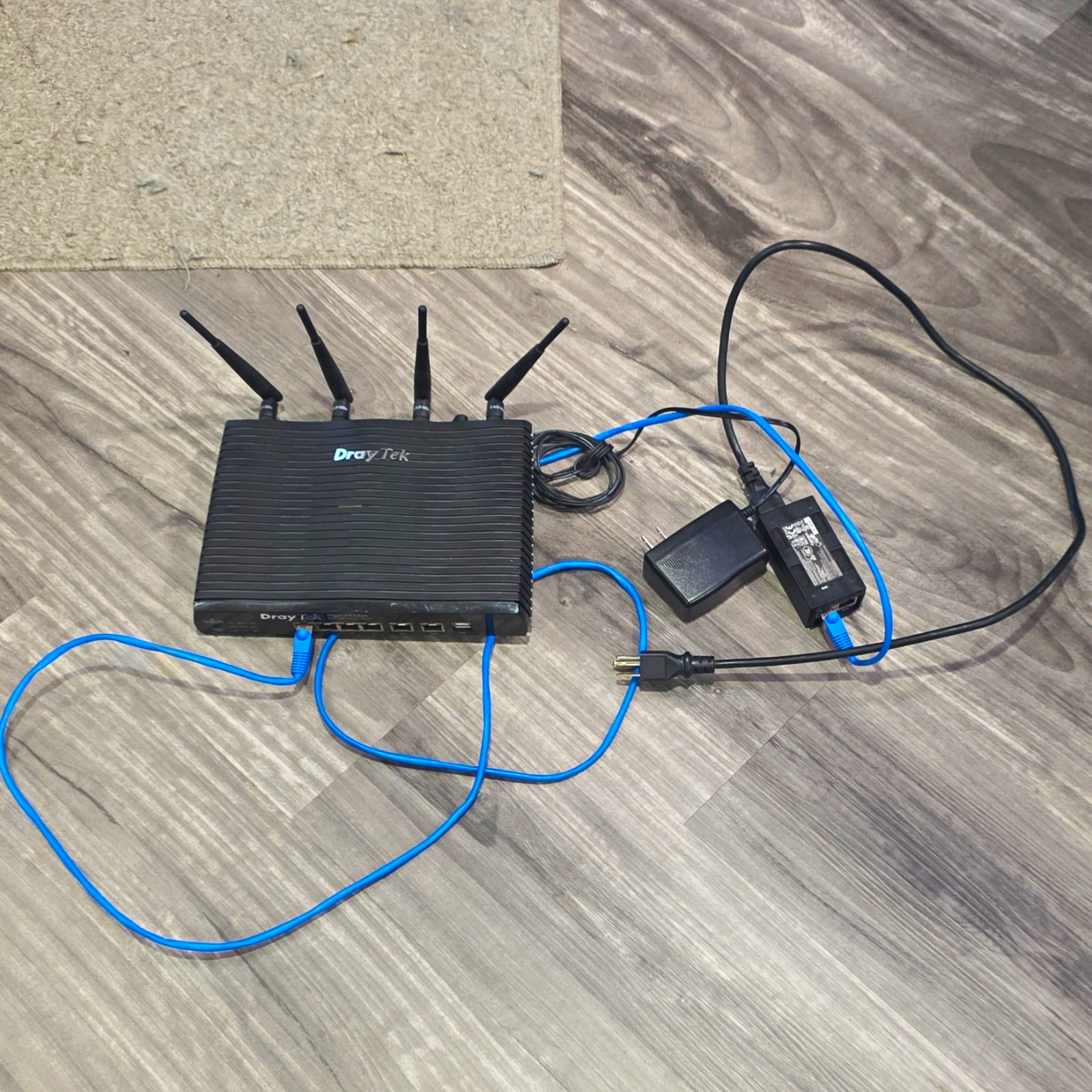 DrayTek Vigor2926ac Dual WAN Dual-Band Security Router 4-Port Gigabit USB