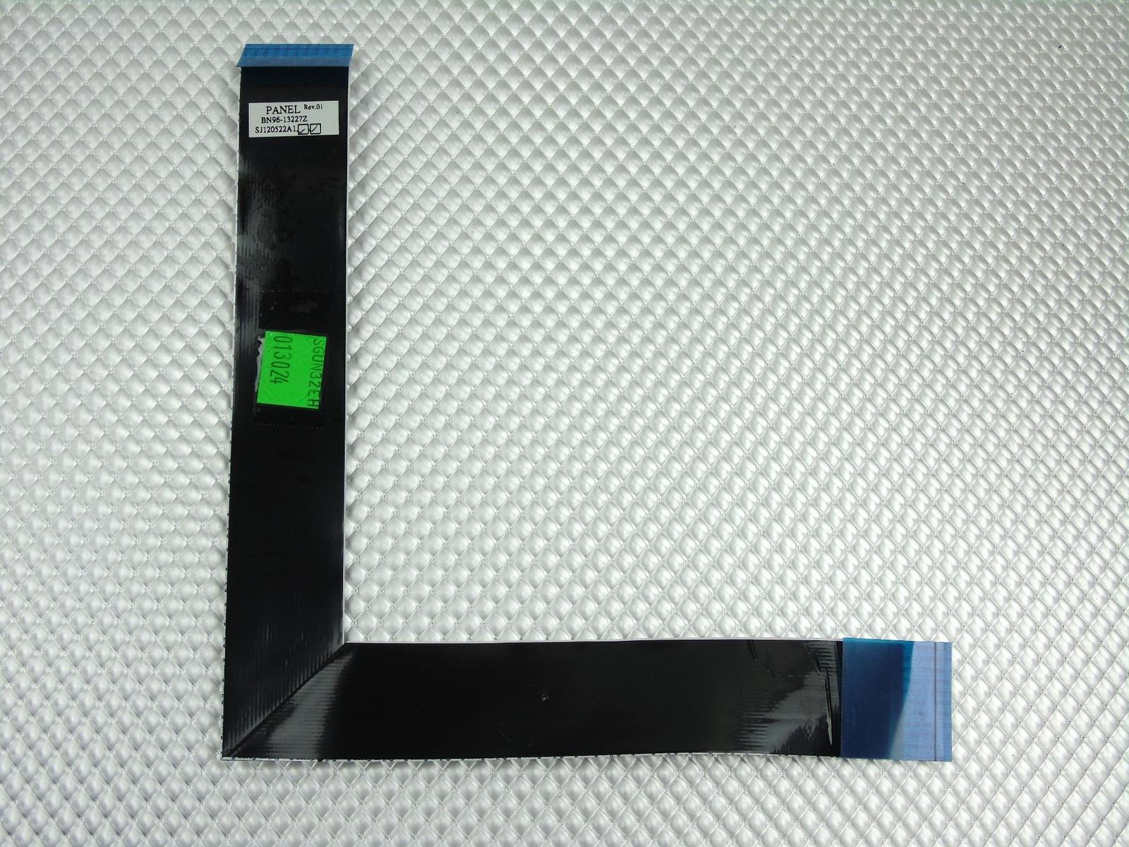 Samsung UN40EH5000F  40"  HD TV Display Panel Flex Cable - BN96-17116Z