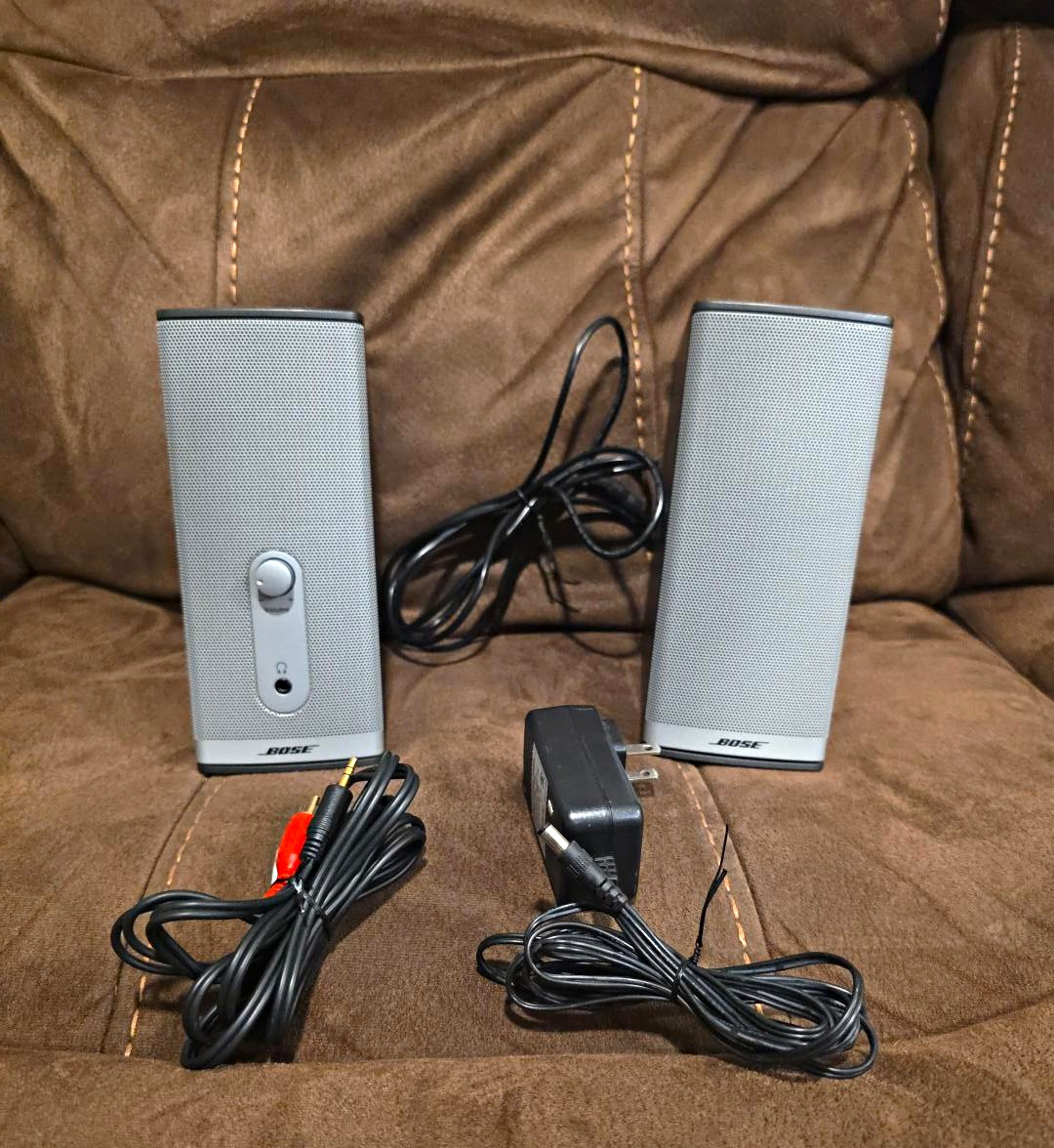 Bose Companion 2 Series II 2.0 Wired Computer Speakers Stereo RCA Silver/Black