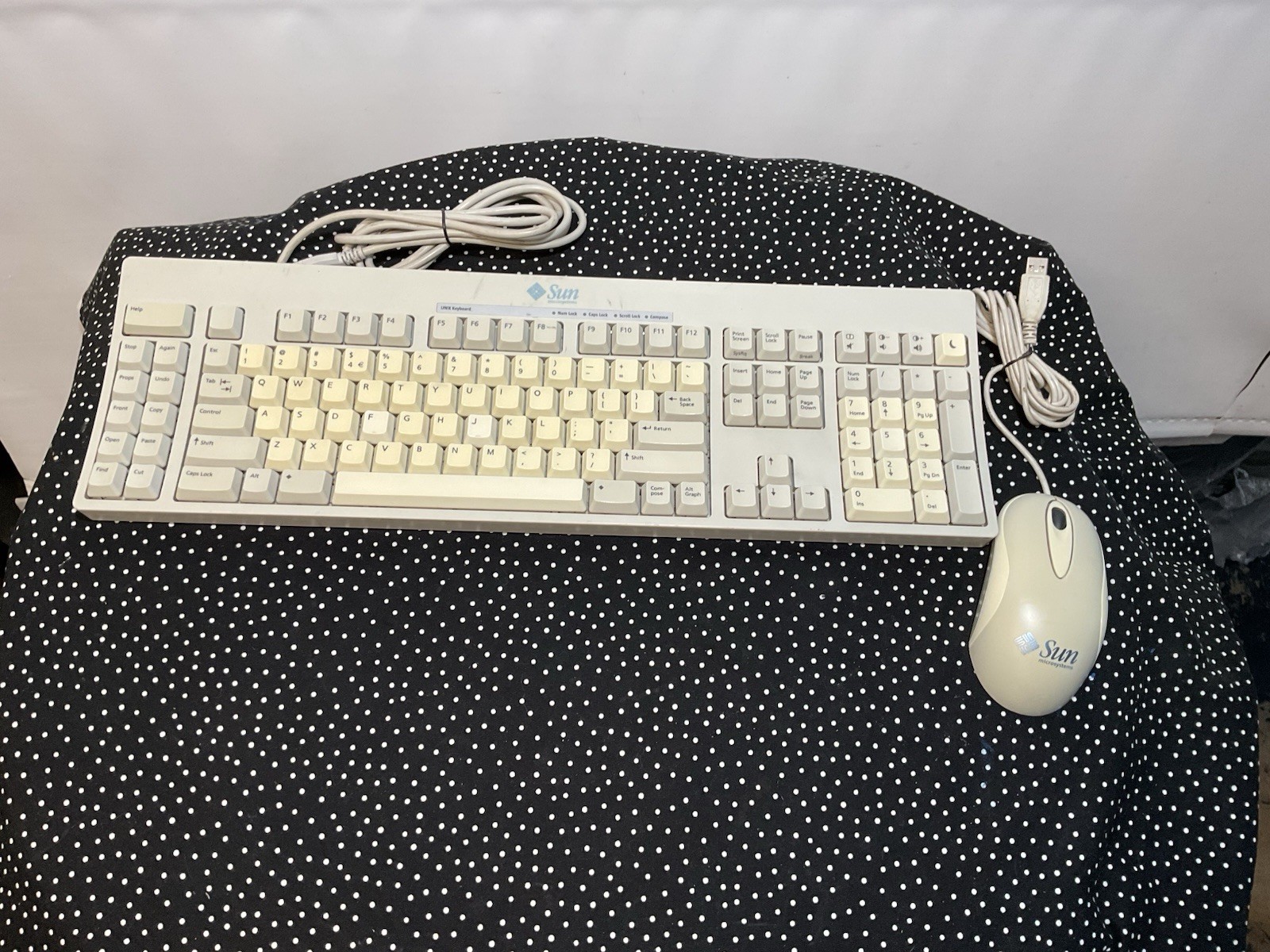 Sun Microsystems Type 7 USB Wired Keyboard & Scroll Wheel Mouse Bundle