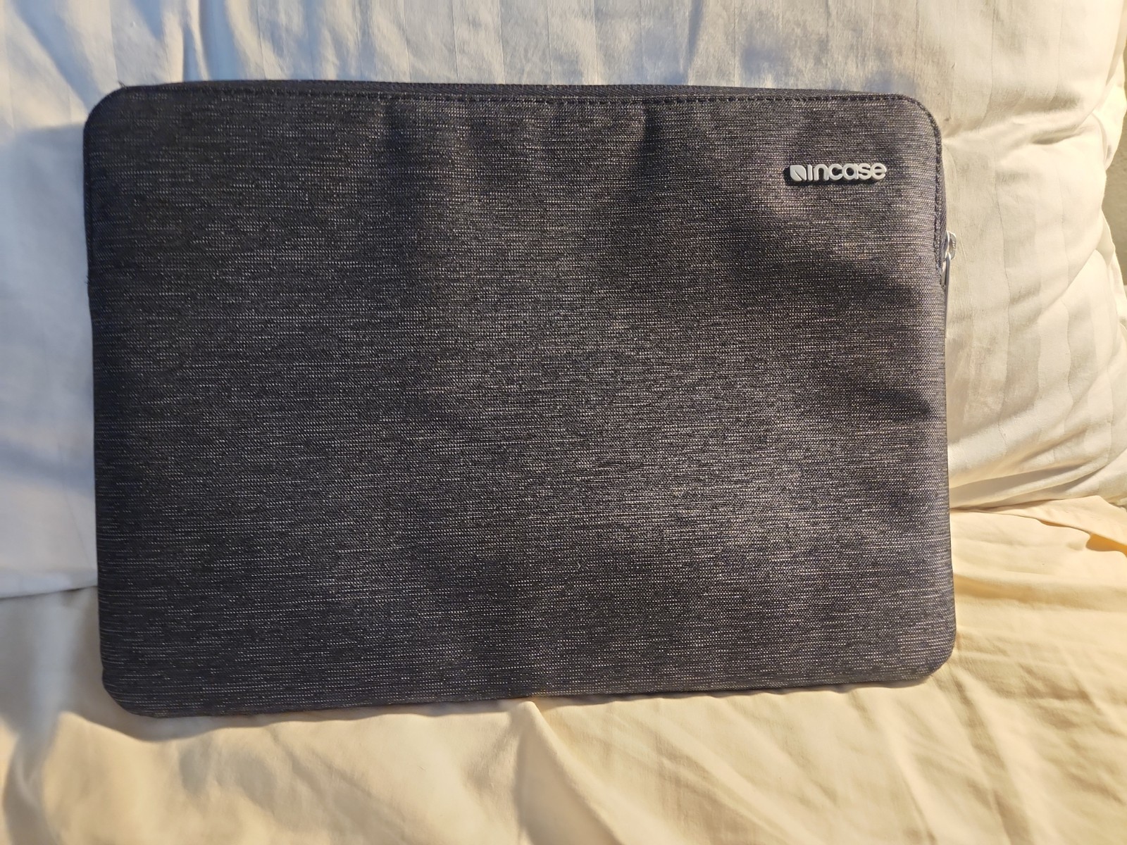 Incase Facet Sleeve 14 Inch MacBook  Tablet Pro Gray Protective Laptop Case 