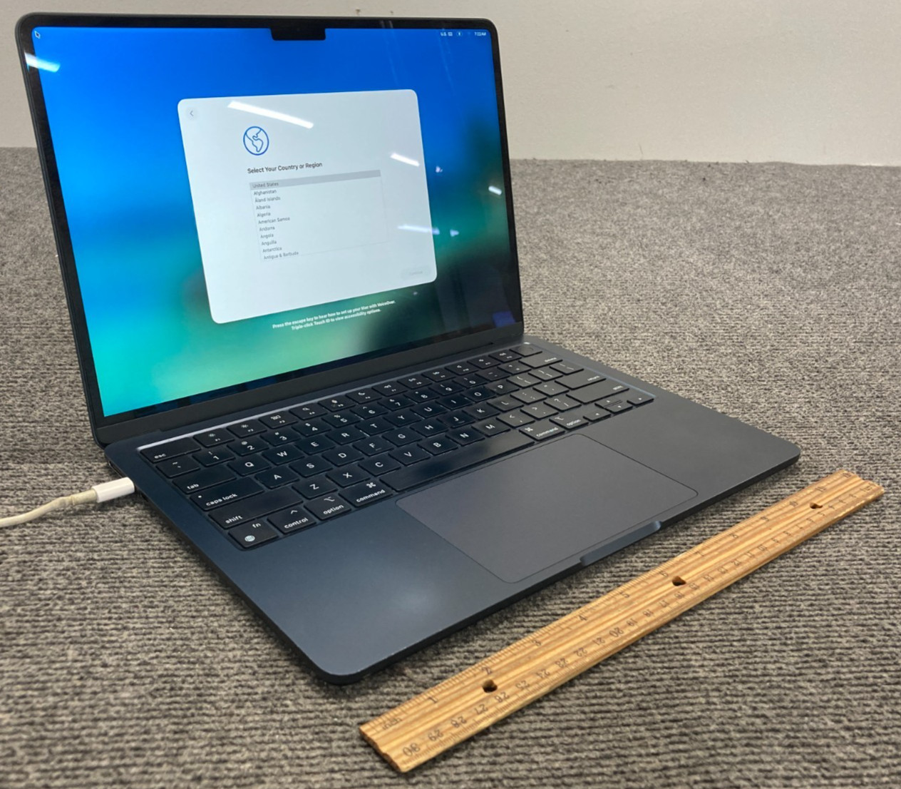 Apple MacBook Air A2681 MLY43LL/A* 2022 13.6" M1 Pro 24GB RAM, 512GB NVMe, As Is