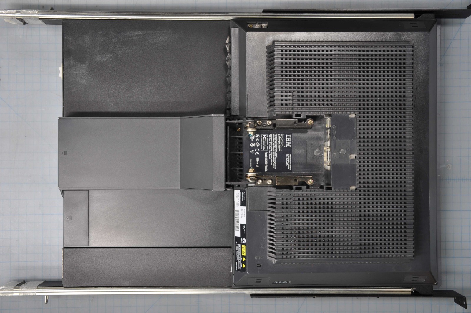 IBM 15 LCD Keyboard Rack Mount Server Console Grade B 9513-AG1