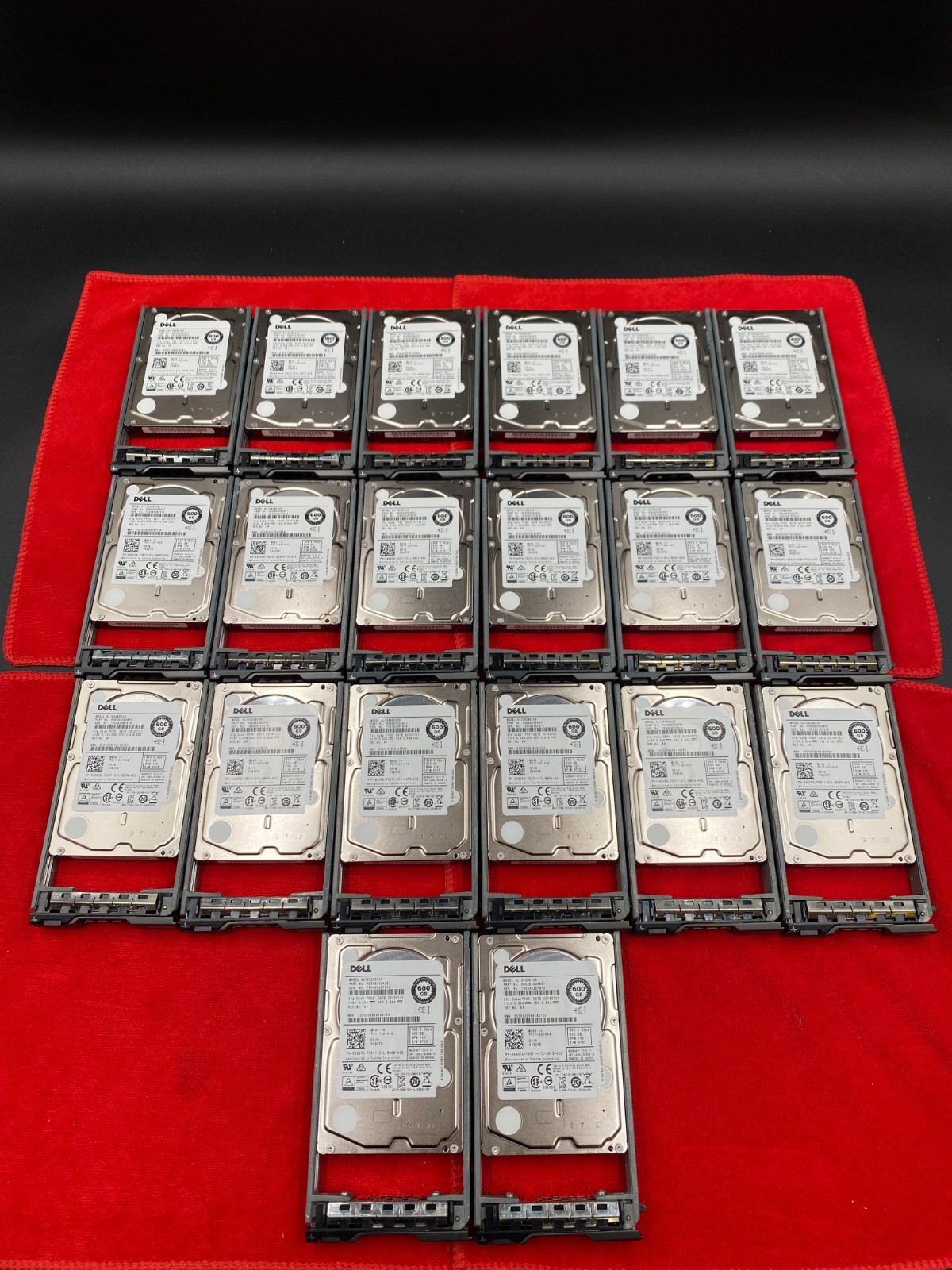 20 LOT OEM DELL P/N 0990FD SAS 600GB 2.5" ENTERPRISE CLASS 15K RPM SERVER DRIVES