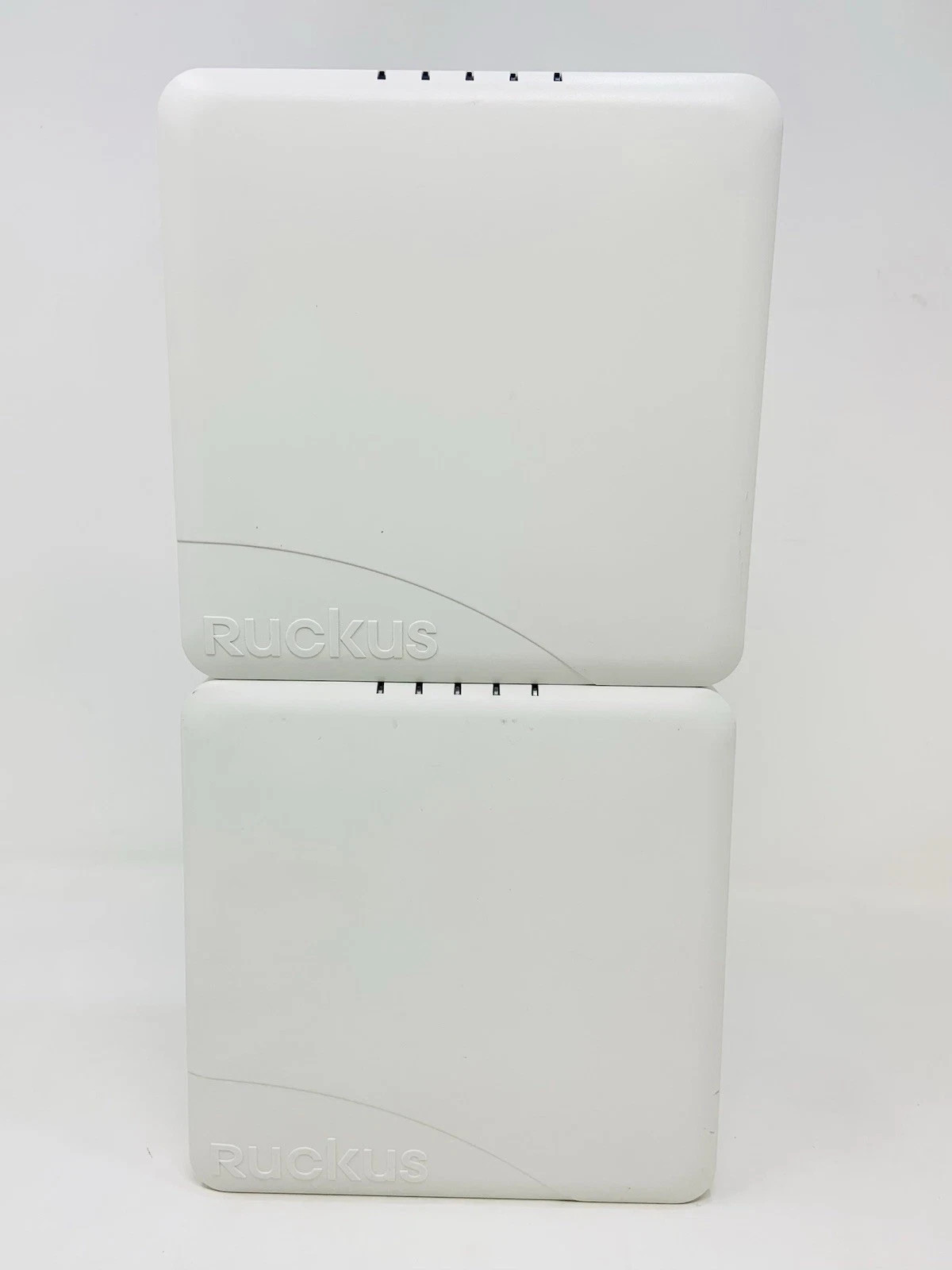 LOT 0F 2 - Ruckus ZoneFlex R600 Dual-Band 802.11ac Wireless Access Point