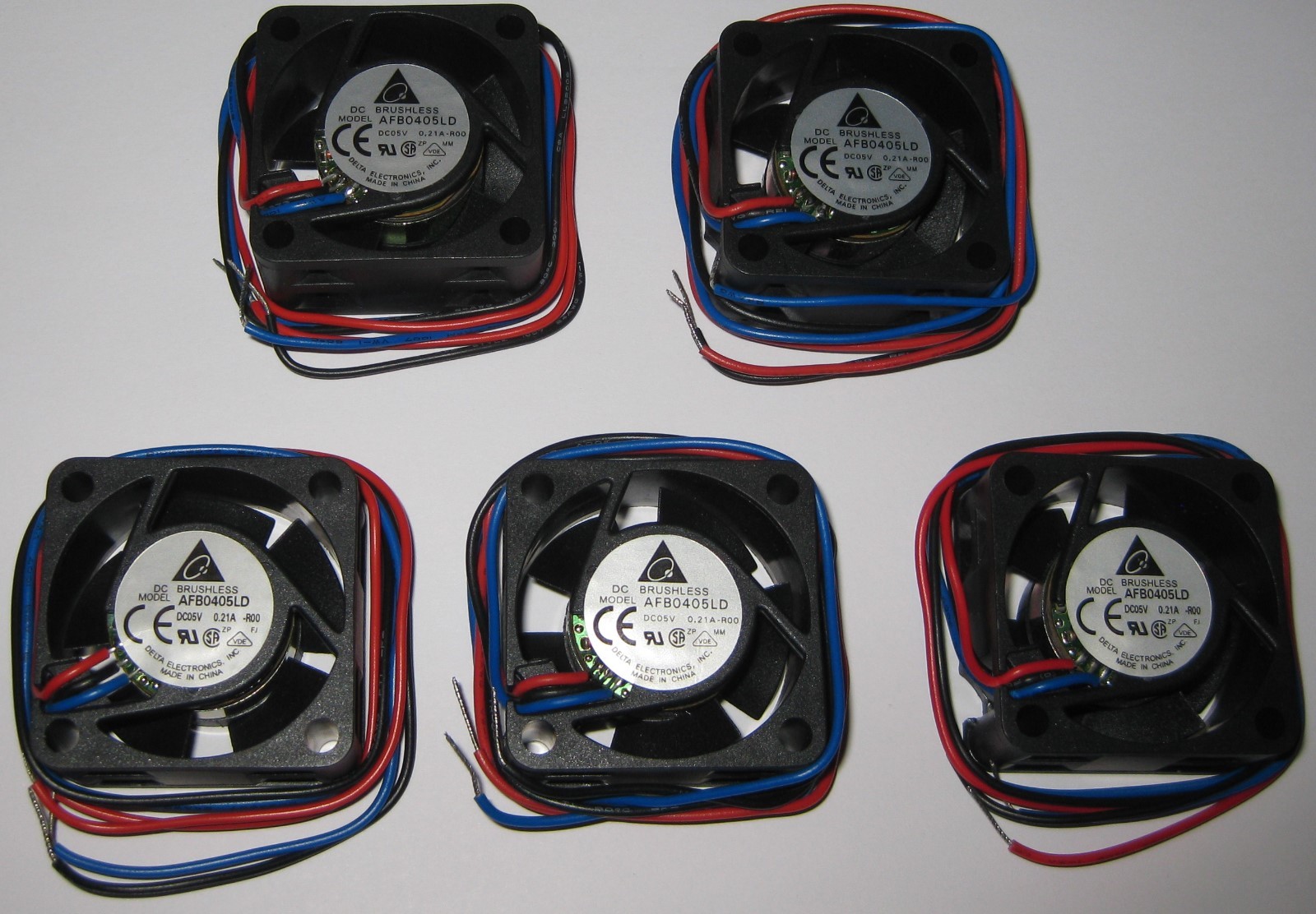 5 x Delta 40 mm - 5 V Fan - 5000 RPM - Delta AFB0405LD - 5V DC - 5.6 CFM - 25 dB