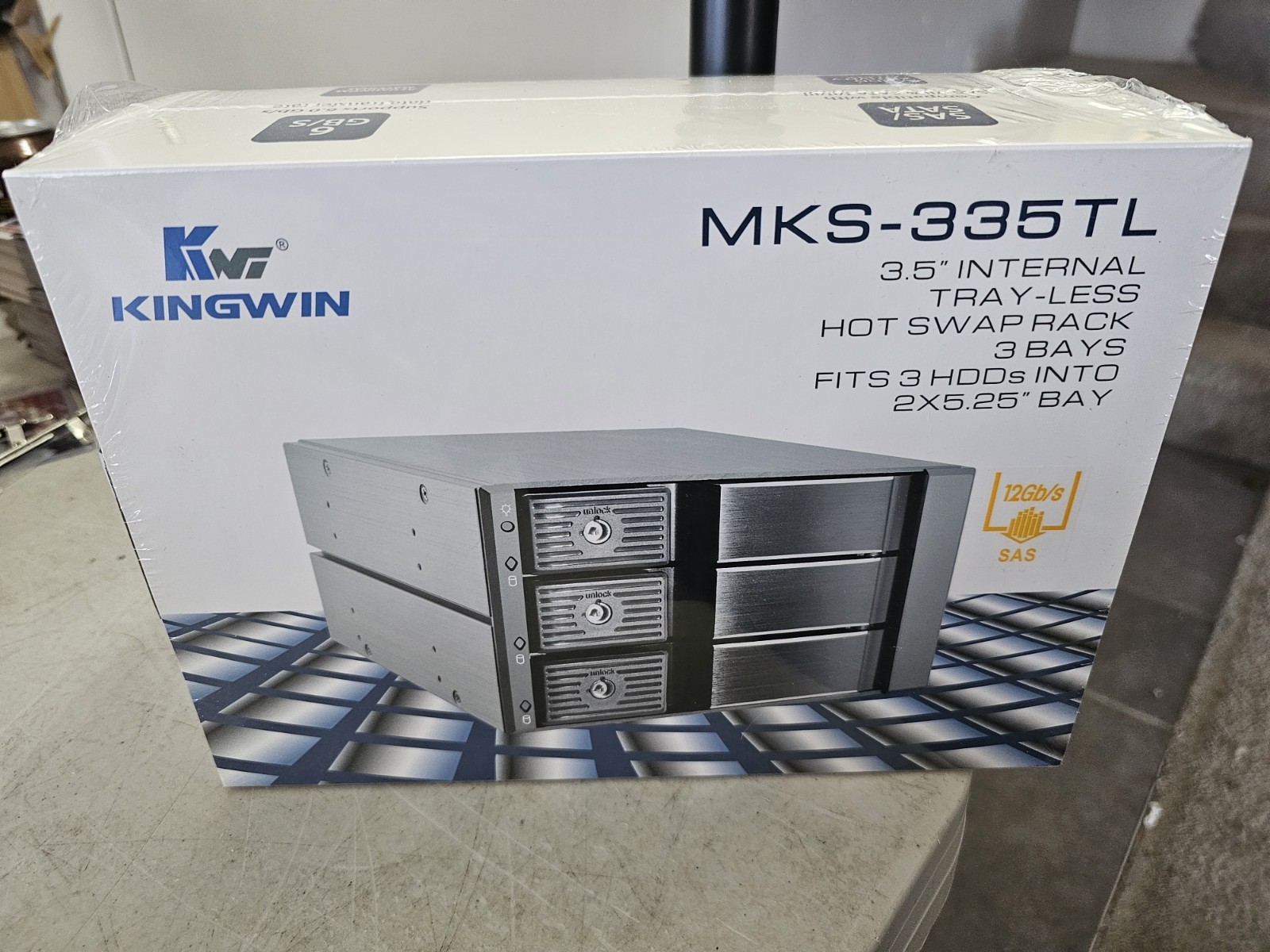 Kingwin MKS-335TL 12Gb/s SAS / SATA 3-in-2 Trayless Hard Drive Bay