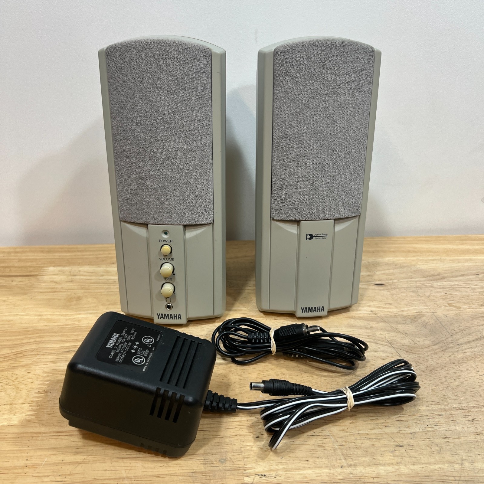 Yamaha YST-M7 Powered Multimedia Computer Speakers Vintage PC Beige with Adapter
