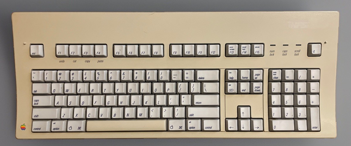 Apple Extended Keyboard M0115 Tested Working   | Cable Not Included