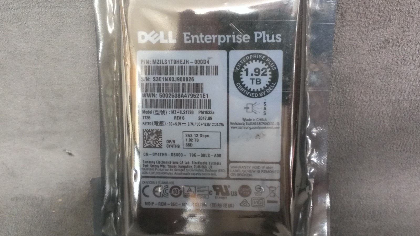 Dell Compellent Y4TH9  1.92TB SAS 12G RI 2.5" SSD MZ-ILS1T9B   70% Health