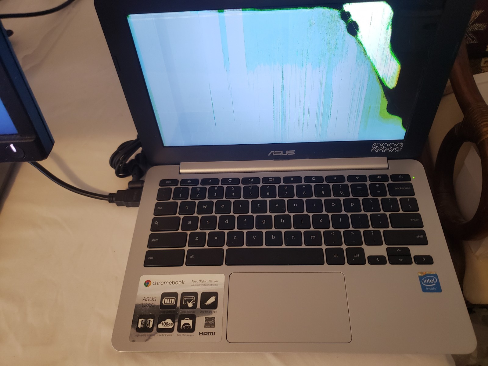 Asus Chromebook Model C200M (Pre-Owned + Charging Adapter Included)
