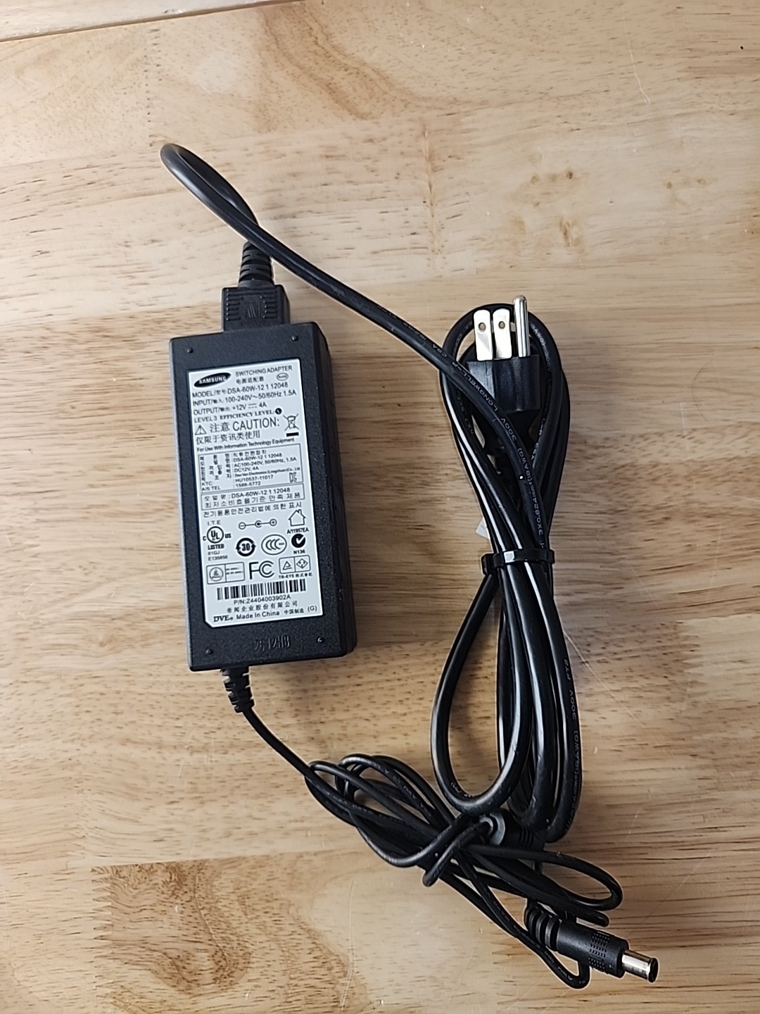Genuine SAMSUNG DSA-60W-12 1 12048 Switching AC Adapter Power Supply 12V 4A