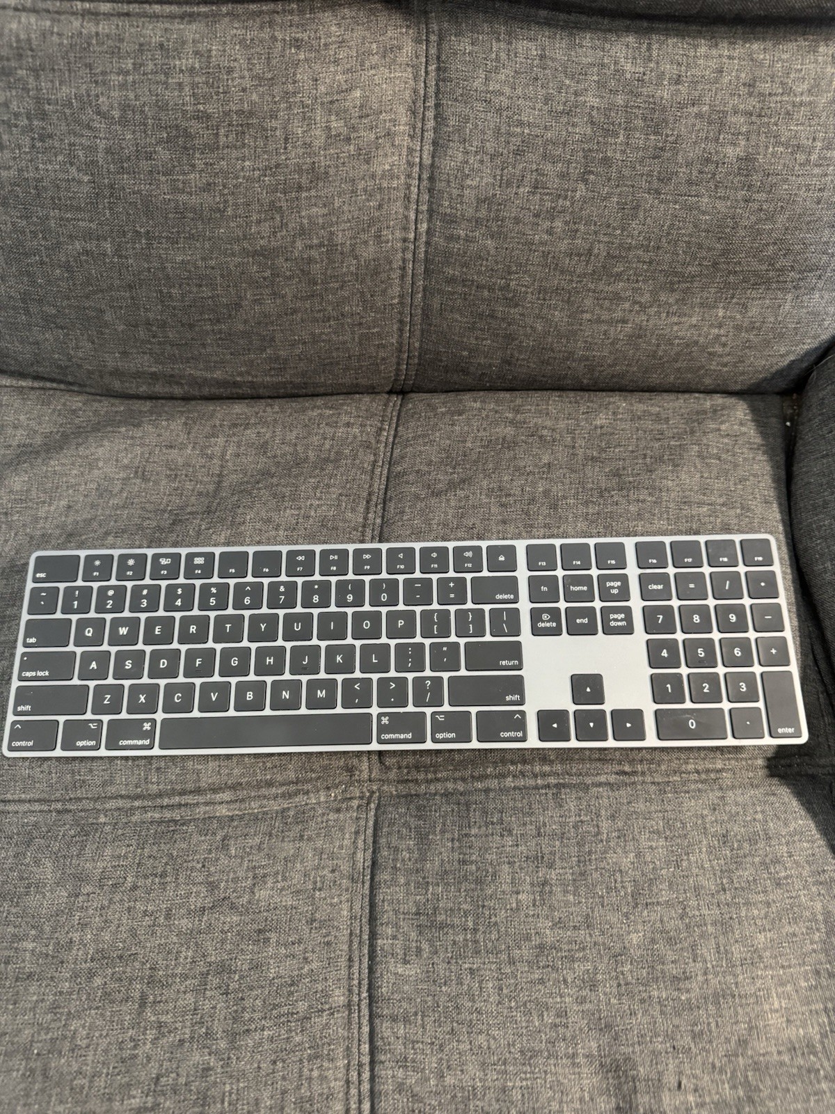 Apple Magic Keyboard A1843 Wireless Bluetooth Numeric Keypad Space Gray 