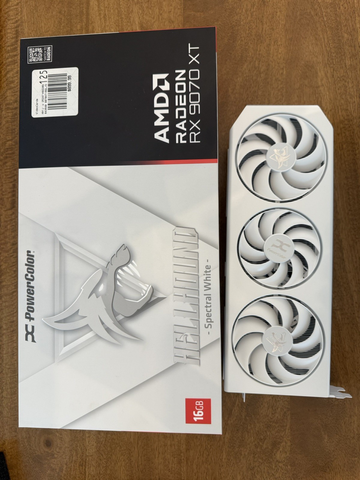 PowerColor AMD Hellhound Radeon RX 9070 XT Spectral White 16 GB GDDR6 PCIe 5.0