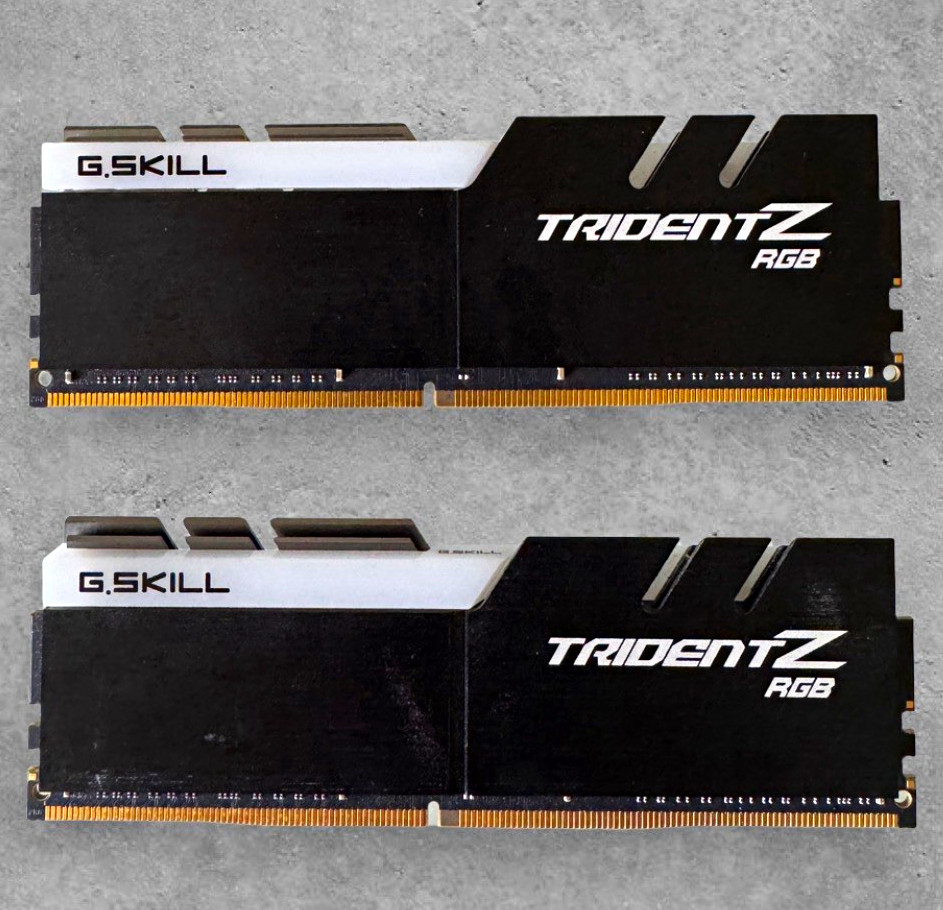 G.SKILL Trident Z RGB 32GB (2x16GB) DDR4-3200 DIMM RAM Kit Intel XMP 2.0