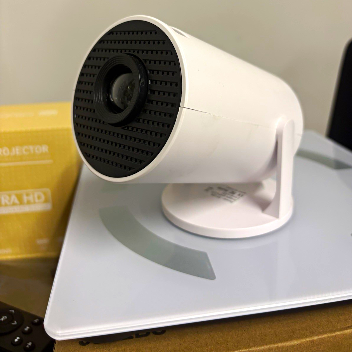 LED Source Projector LED Desktop Multimedia Projector White/Black w/ Remote