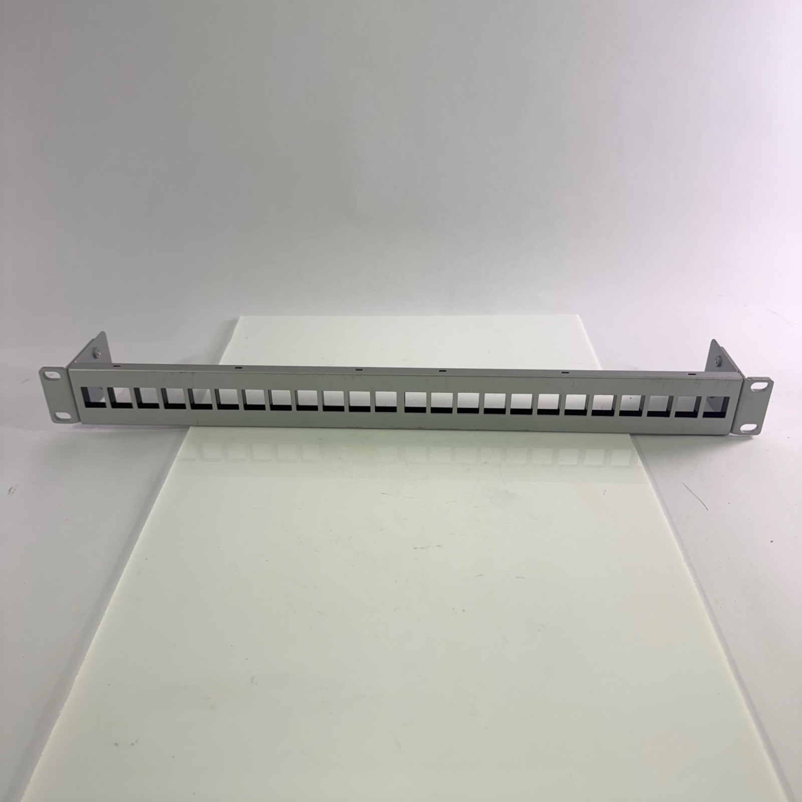 Ubiquiti UniFi UACC-Rack-Panel-Patch-Blank-24 24 Port Keystone Patch Panel 1U