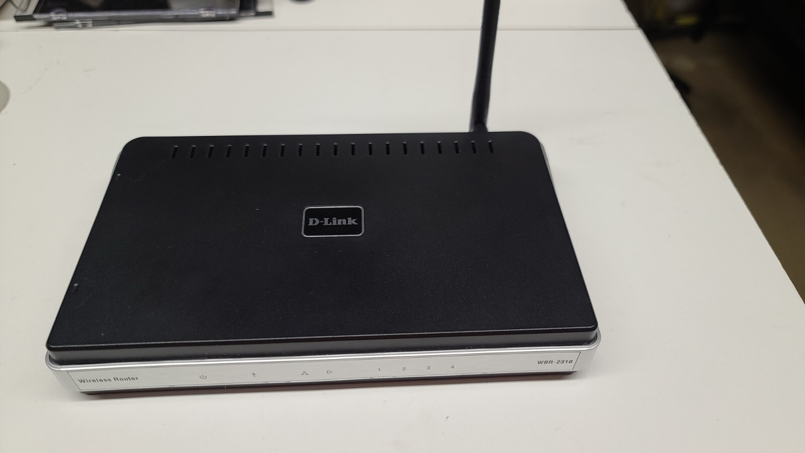 D-Link WBR-2310 54 Mbps 4-Port 10/100 Rangebooster Wireless G Router