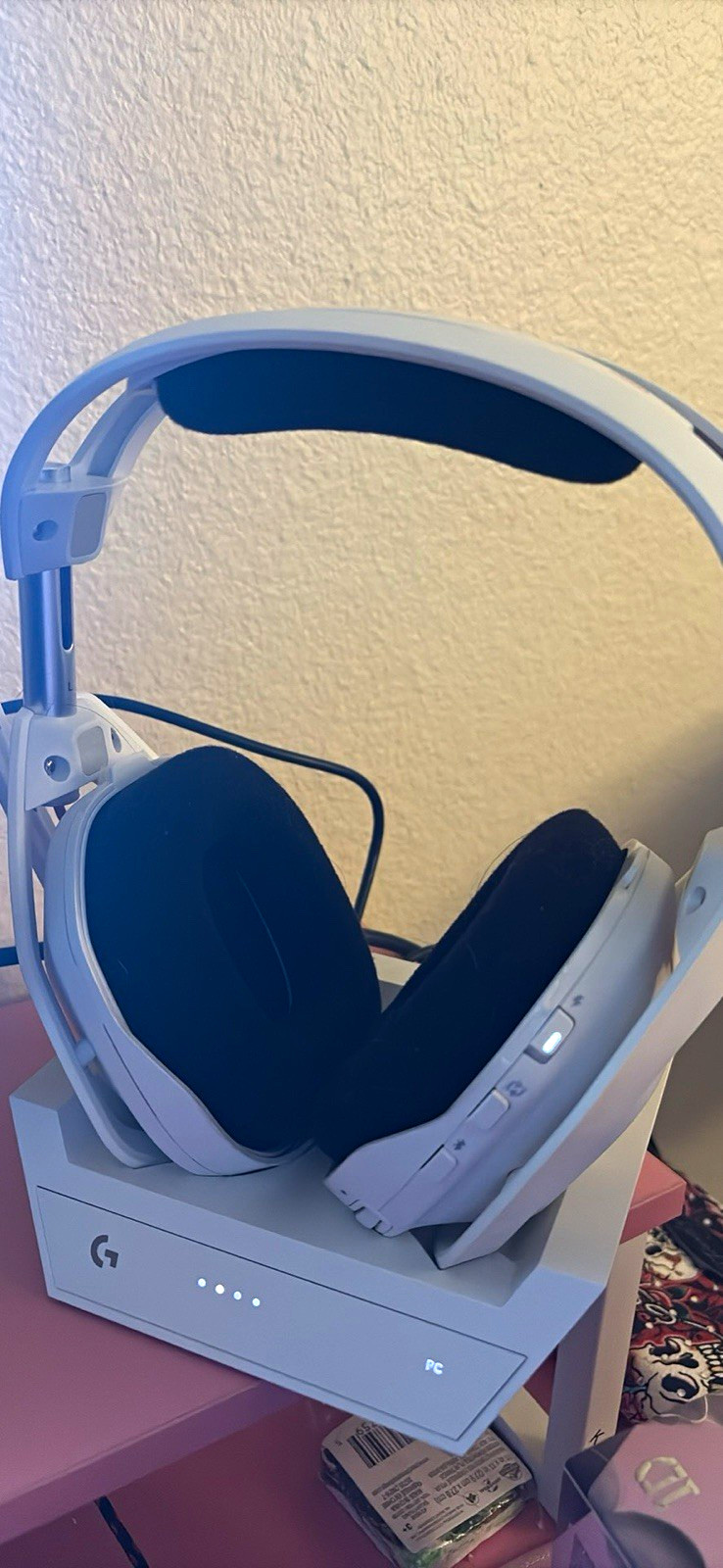 Skytech Gaming Blaze 4 Black, with Monitor, Keyboard, Wireless Logitech Headset.