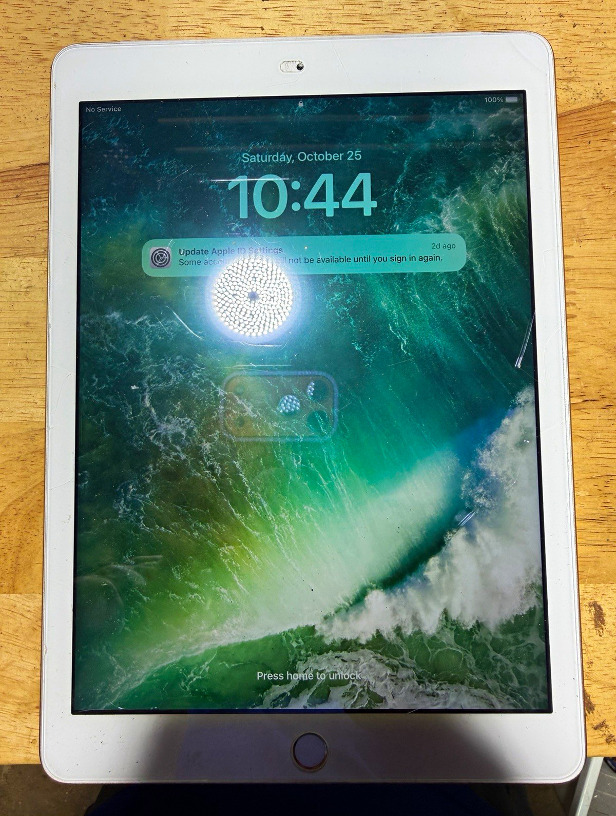 Apple iPad 9.7in 64GB Wi-Fi Silver iOS Rear Camera - For Parts/Not Working