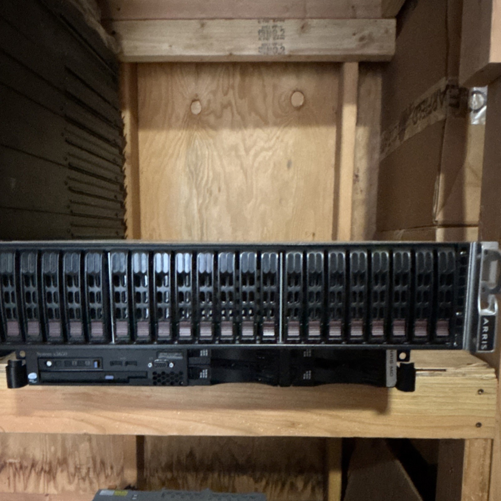 ARRIS Disk Array Chassis Enclosure with Multiple Drive Bays for NAS SAN