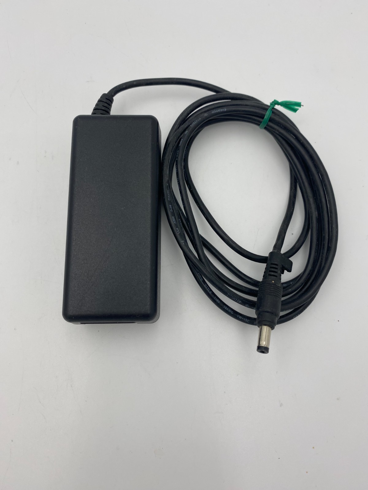 Compaq Power Supply Series: PPP005L, 100V-240V, Output: 18.5V