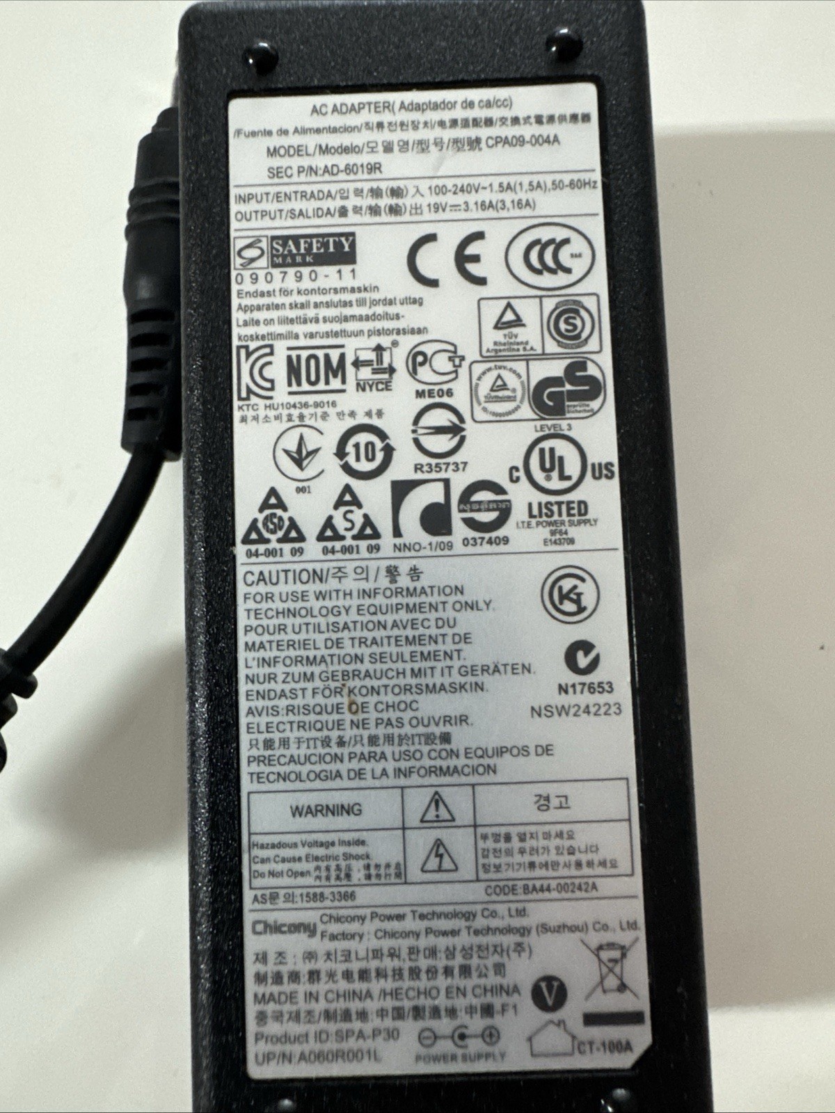 19V 3.16A 60W AC Power Laptop Charger Adapter For Samsung CPA09-004A AD-6019R