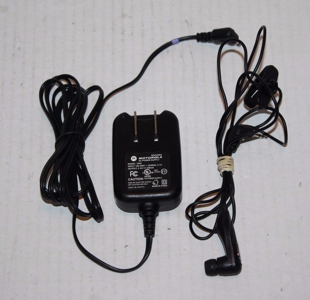 Motorola AC Power Supply SPN5298A Model 5402 Includes earpiece 