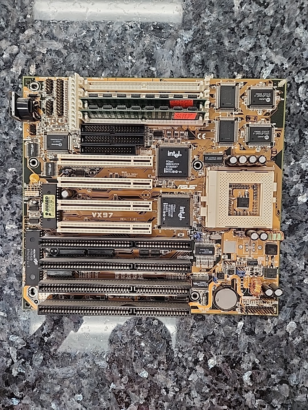 Asus VX97 Rev 1.01 Socket 7 Motherboard with RAM
