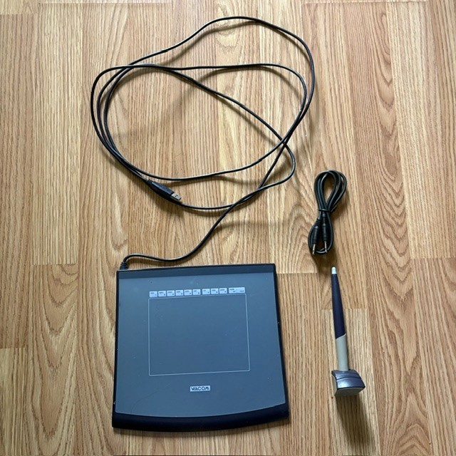 Wacom Intuos2 Graphics Tablet XD-0405-U USB Drawing Tablet w/ Pen & Cable