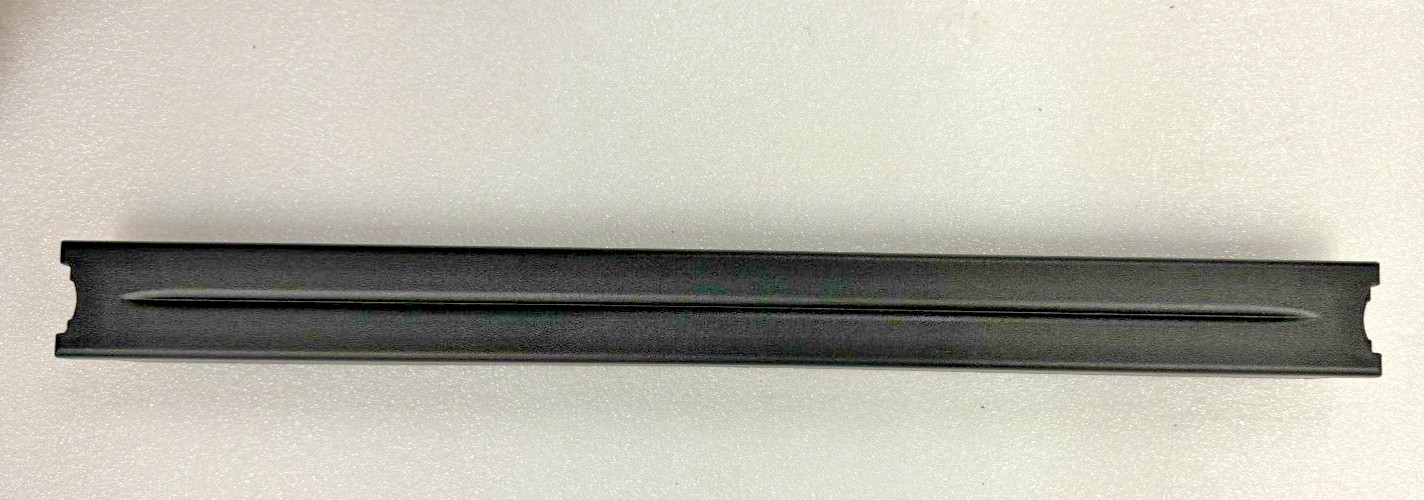 APC 1U Black Plastic Server Rack Blank Panel Blanking Panel Tool-less 874-0018C