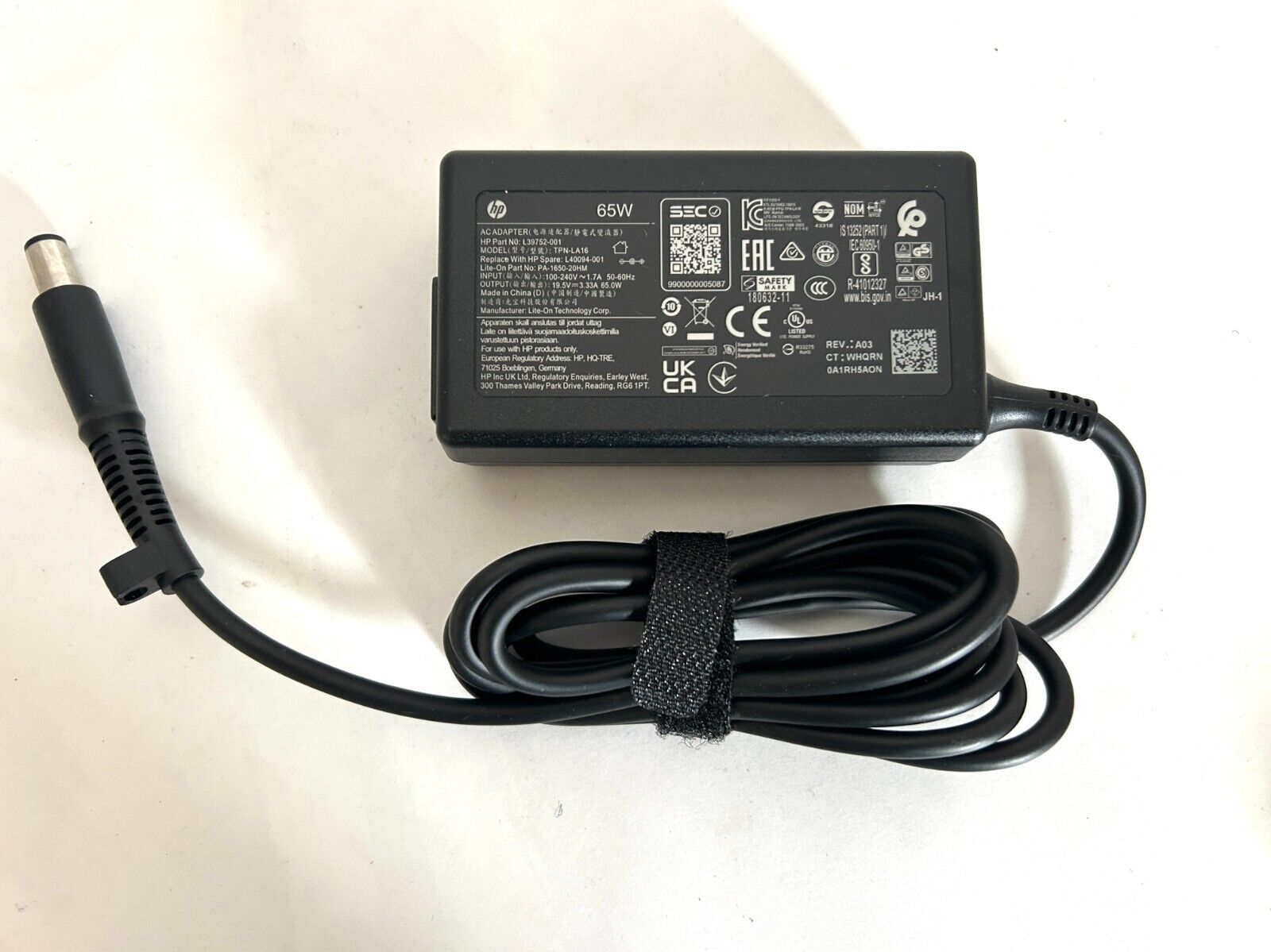Lot of 100 Brand New Genuine HP 65W 19.5V AC Adapter Charger with big round tip