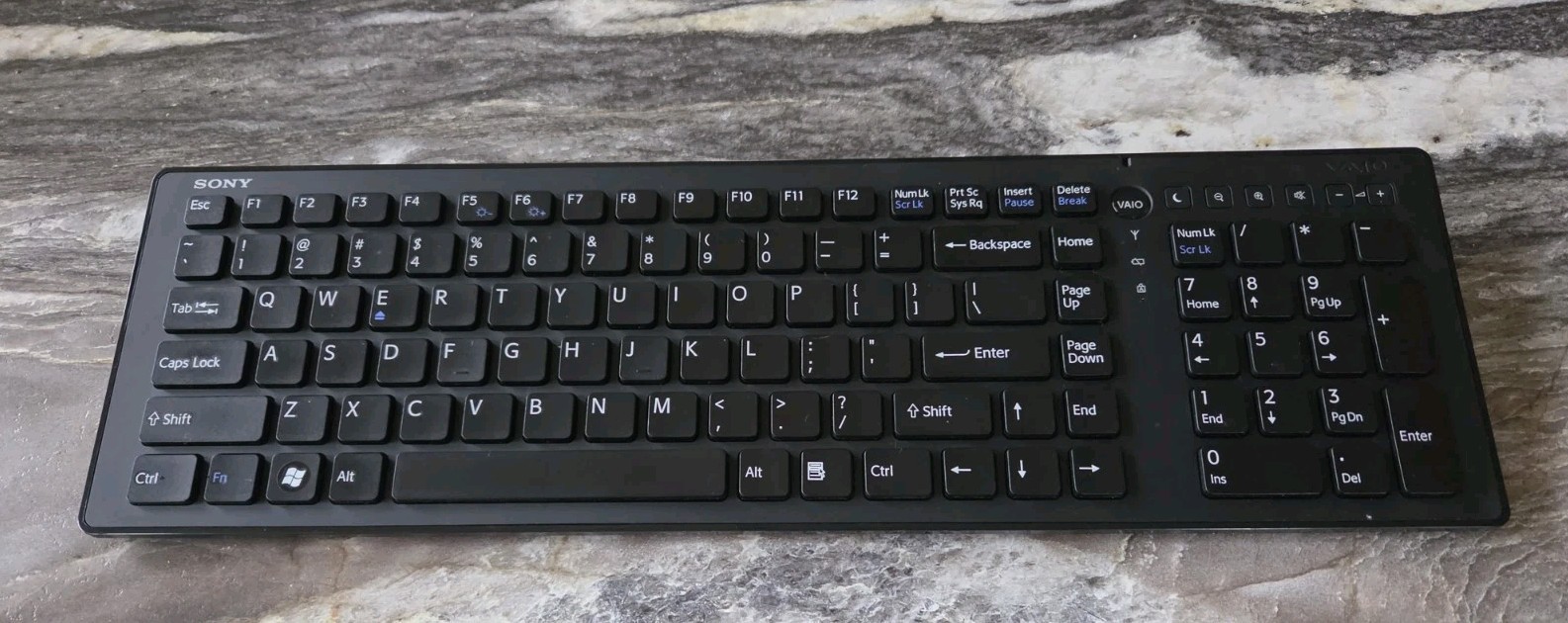 Sony VAIO VGP-WKB11 All-in-One Wireless Keyboard Slim Black *NO DONGLE