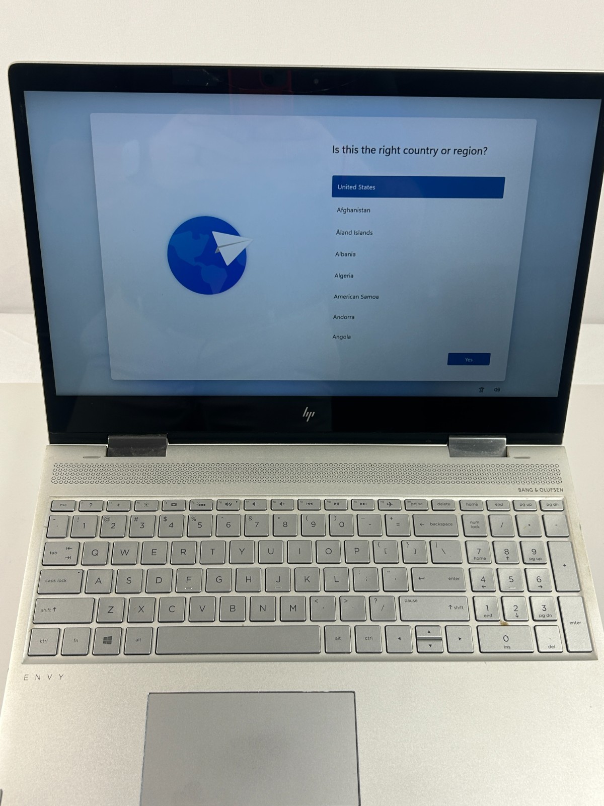 HP ENVY x360 15.6" i5-8250U 12GB 256GB SSD Touchscreen READ
