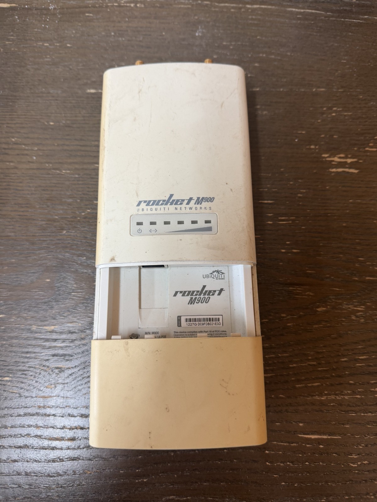 Ubiquiti Rocket M900 M9 900MHz Carrier Class AirMax Base Station