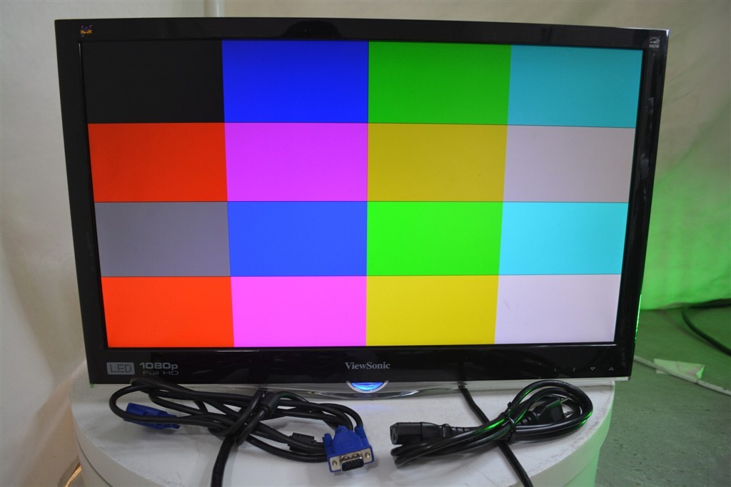 ViewSonic VS13239 VX2250WM-LED 22" Widescreen Monitor Grade B VGA DVI