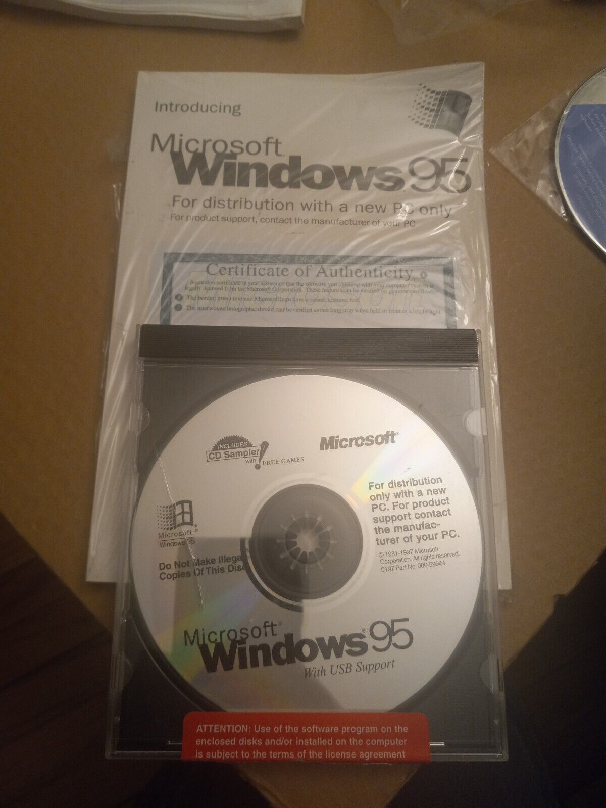 VINTAGE MICROSOFT WINDOWS 95 WITH USB SUPPORT – DISK Manual & COA