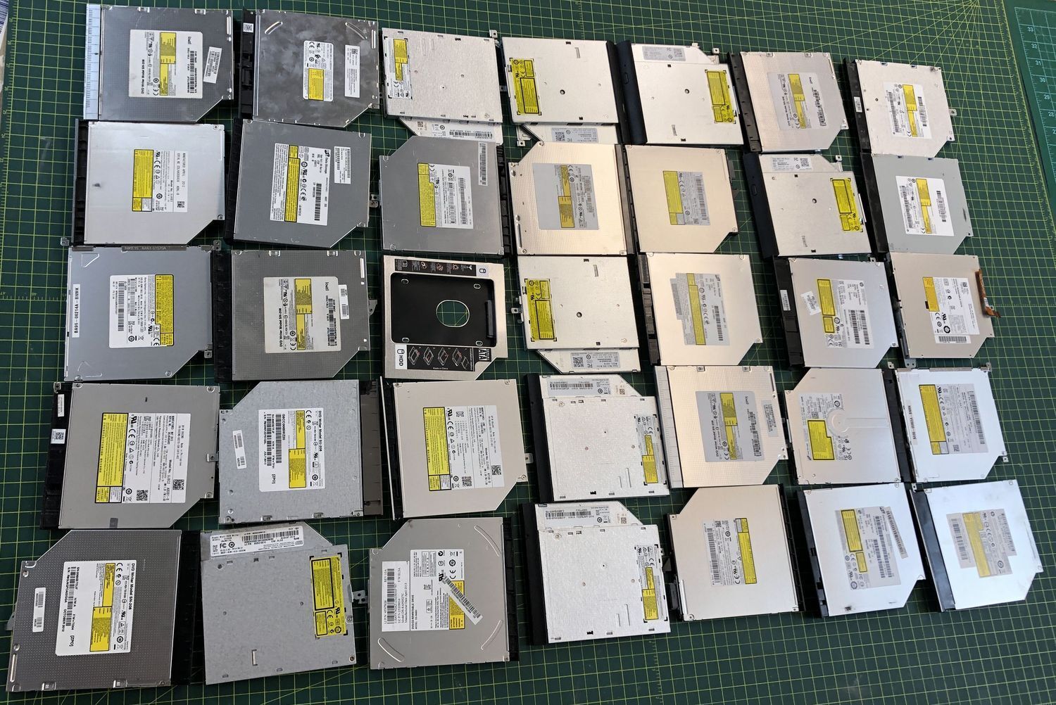 Lot of 35 Mix Brand DVD Drives for HP ASUS Acer Lenonvo Dell Sony Toshiba etc 16