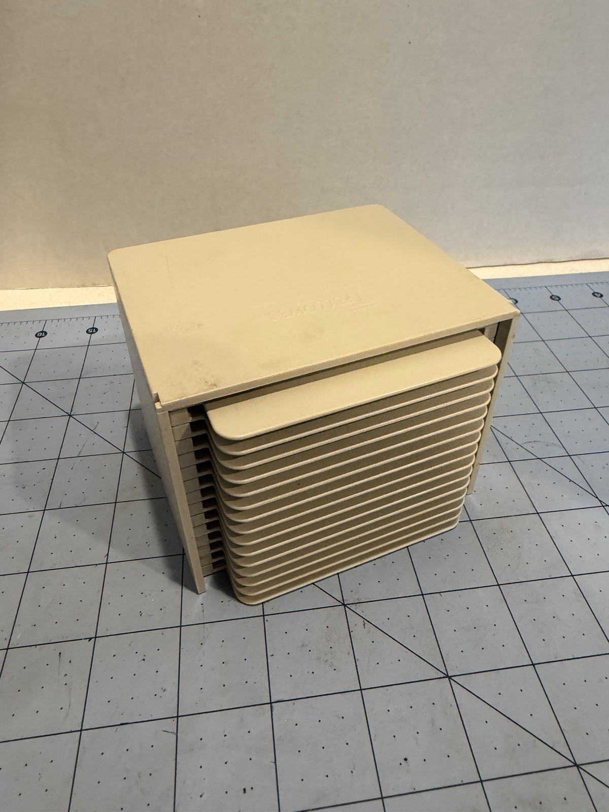 Vintage Fellowes Step Cube 3.5” Diskette File Holder 95350 Beige 15 Slot & Disks