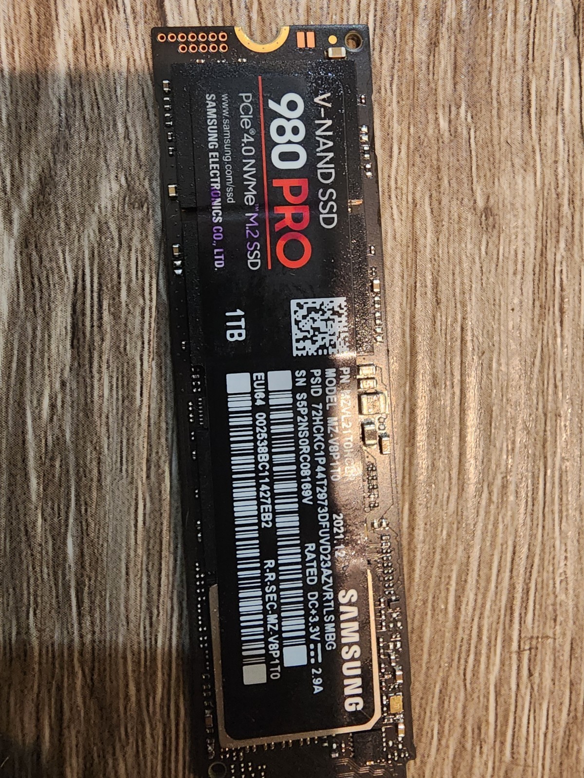 Samsung 980 Pro 1TB PCIe Gen4 NVMe M.2 SSD MZ-V8P1T0