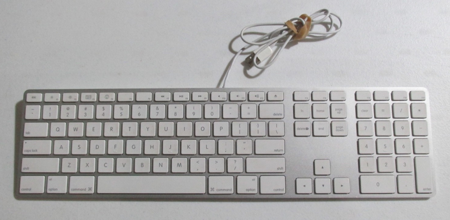 Apple USB Wired Keyboard with Numeric Keypad A1243