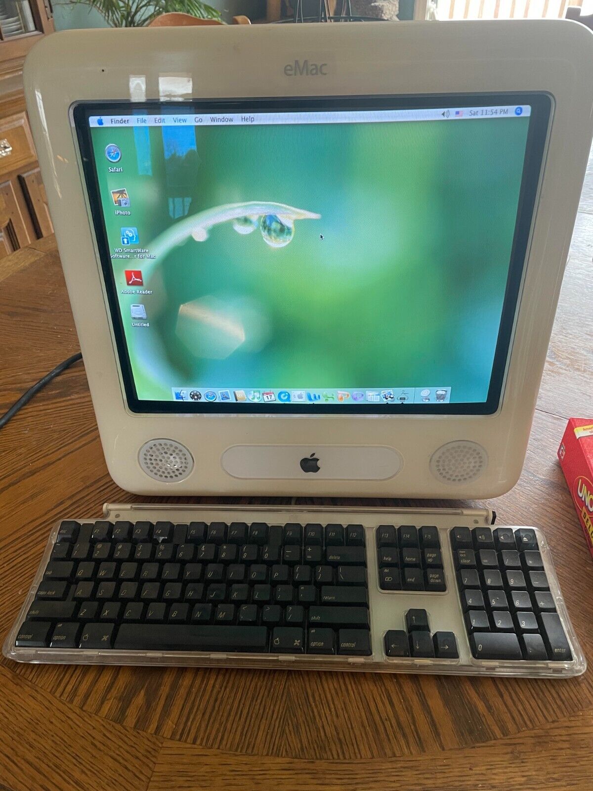 Apple Computer eMac A1002 Desktop 2002 Works Great no mouse