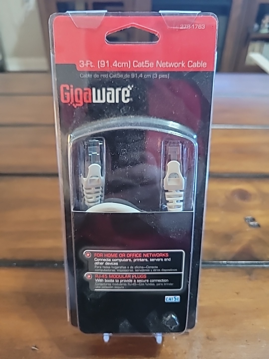 GIGAWARE 3-FT. (91.4cm) CAT5e NETWORK CABLE
