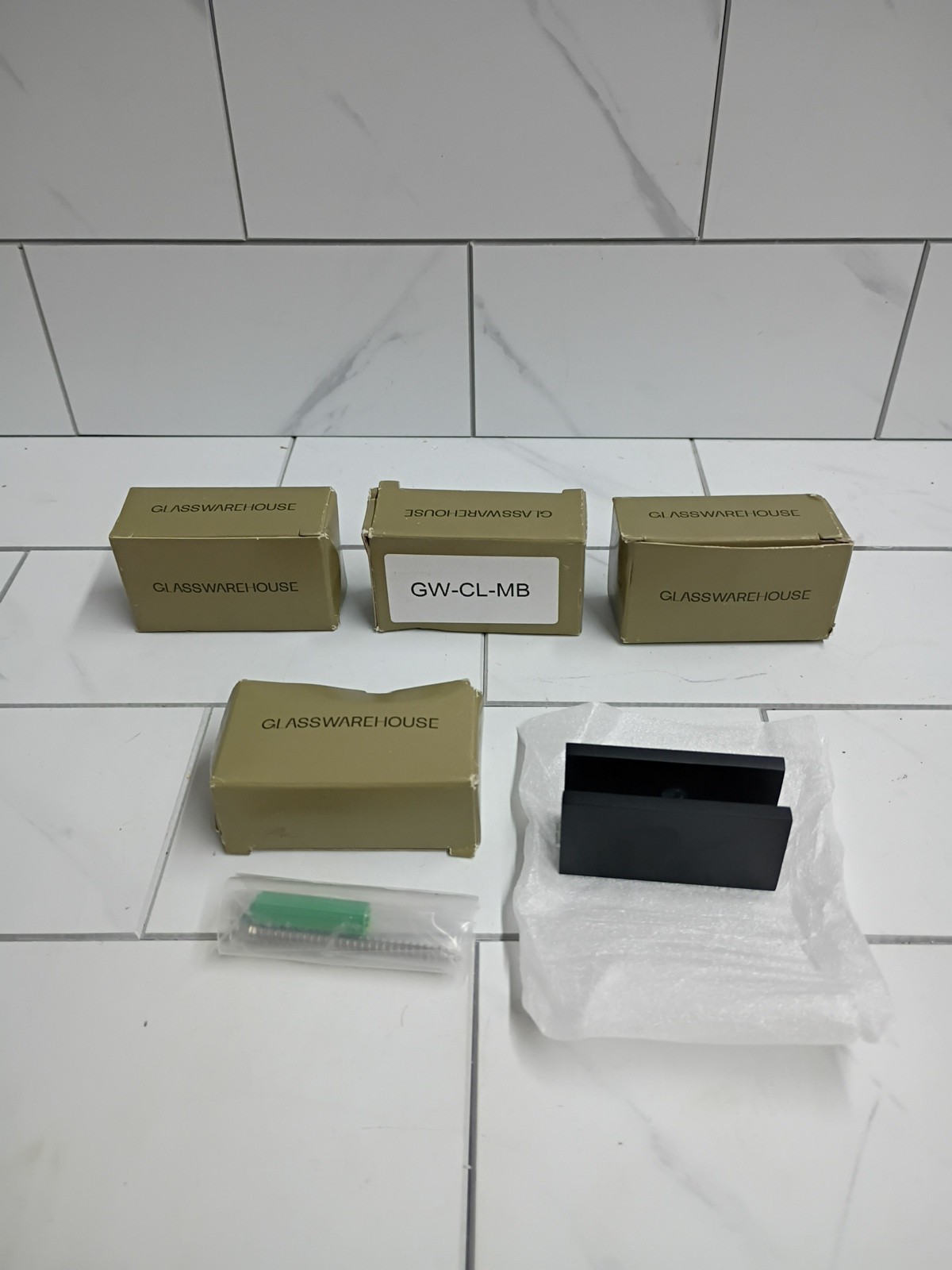 Mounting Clip Kit Matte Black for Single Fixed Panel GW-CL-MB New Open Box